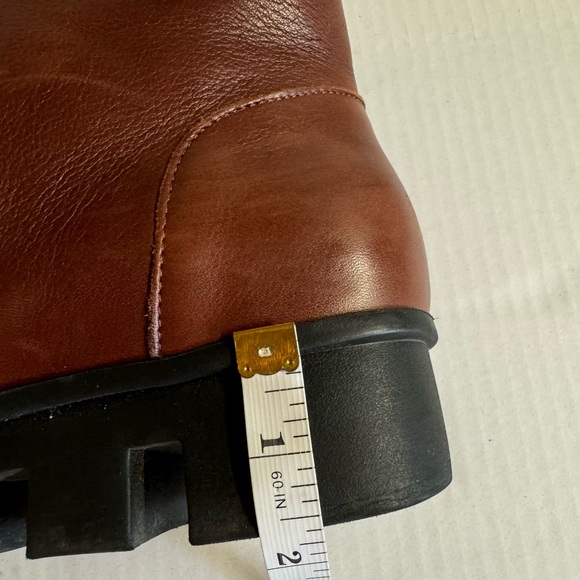 L’Amore-Brown Genuine leather boots with chunky heel.Has 3 Velcro closure Size 8 - Picture 13 of 13
